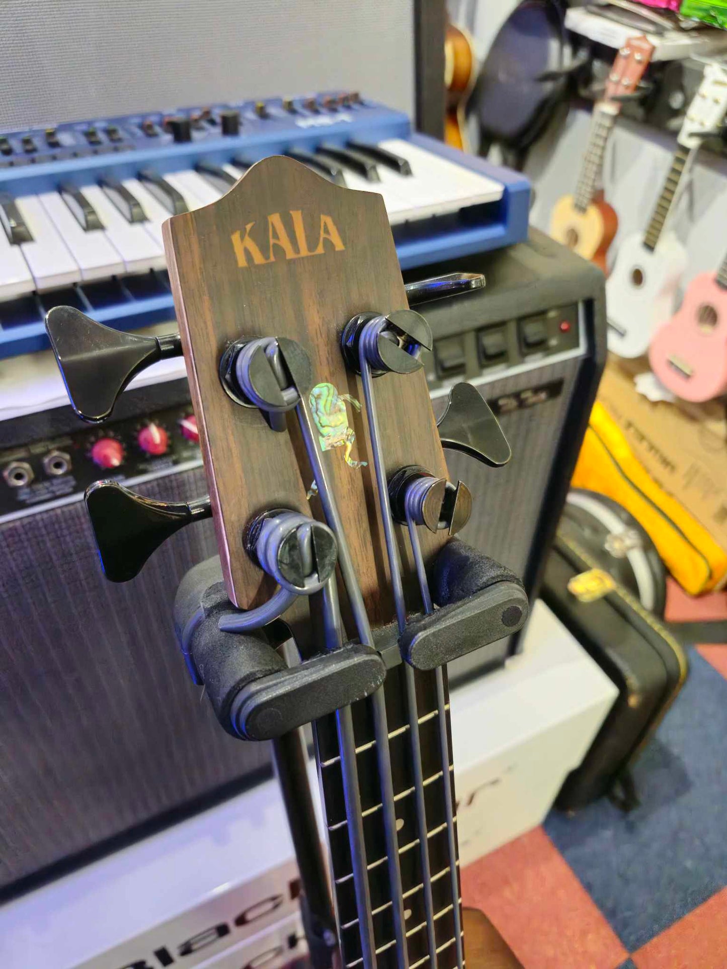 Kala U-Bass SMHG-FS All Solid Mahogany Electro w/ Case (pre-owned)