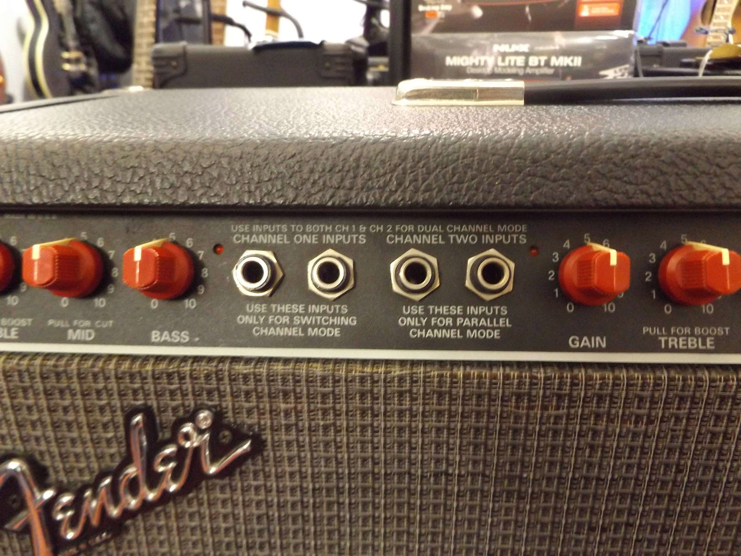 Fender The Twin Red Knob Valve Amp w/ Flightcase (Pre-owned)