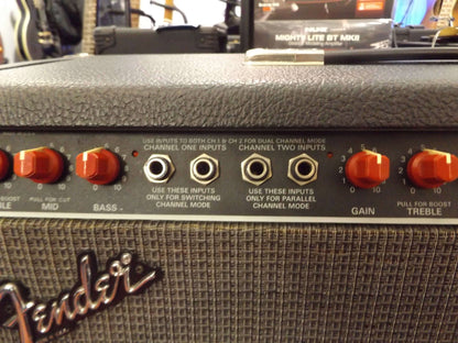 Fender The Twin Red Knob Valve Amp w/ Flightcase (Pre-owned)