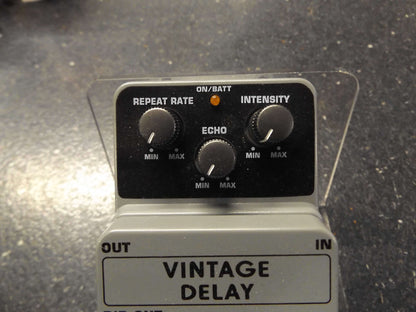 Behringer VD400 Delay Pedal (Pre-owned)