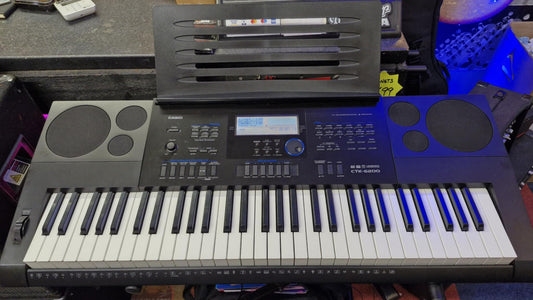 Casio CTK-6200 Bundle (Pre-owned)