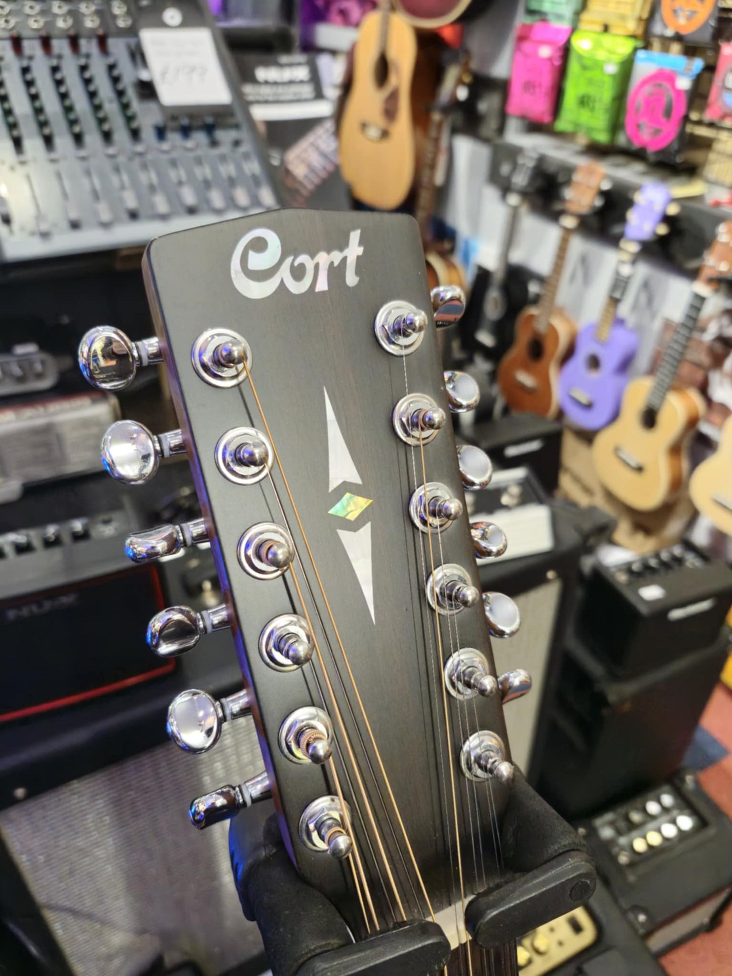 Cort Earth 70/12-OP (Pre-owned)