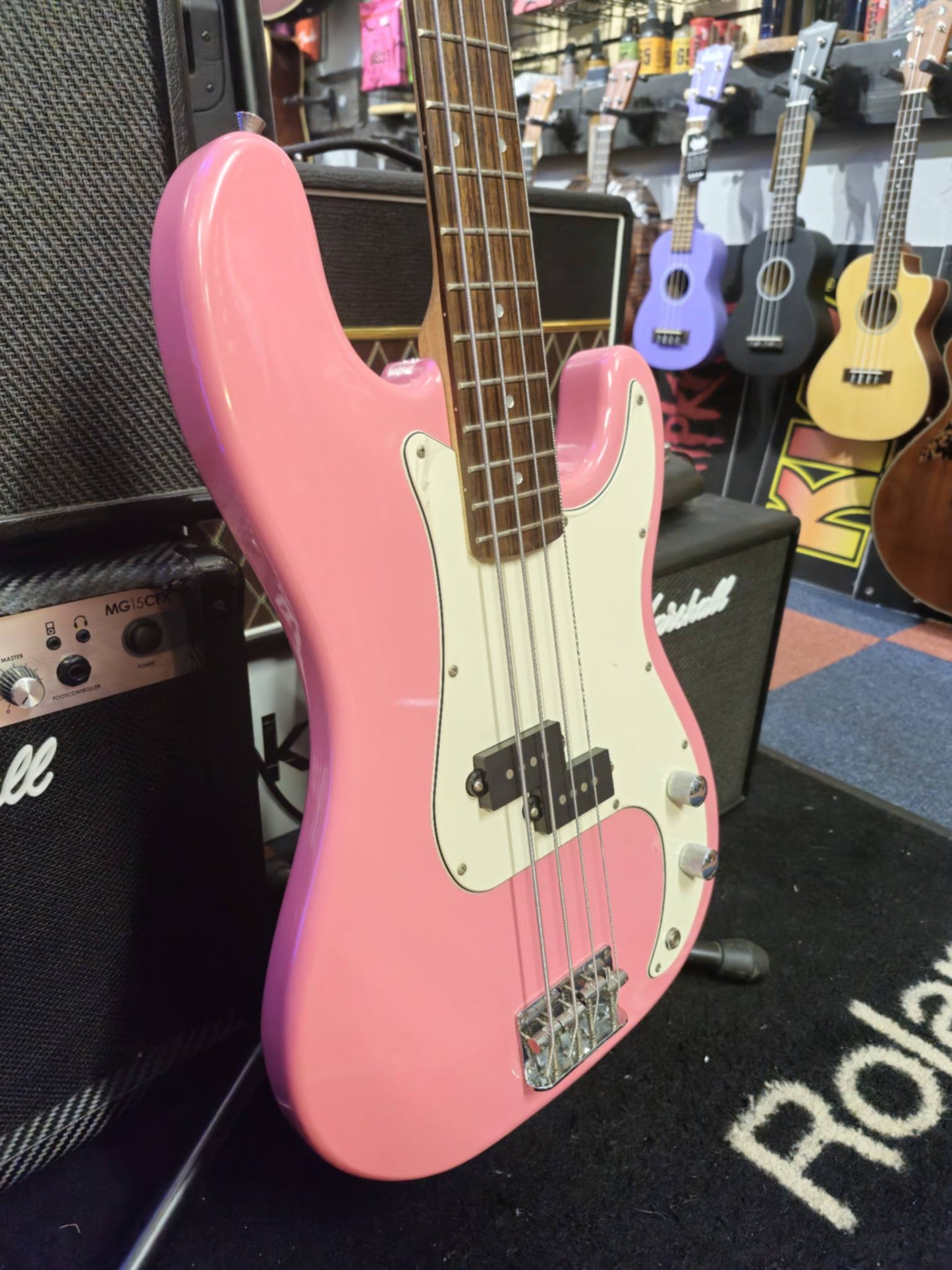 Gear4Music LA Bass Pink (Pre-owned)