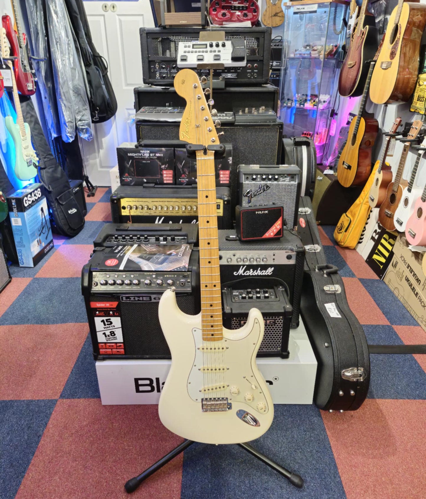 Jimi Hendrix Stratocaster Olympic White w/ Hardcase (Pre-owned)