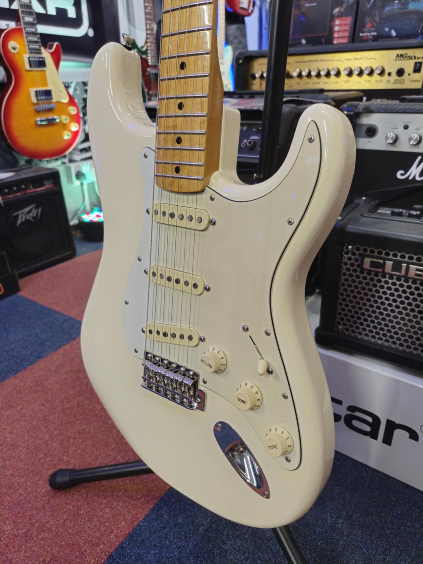 Jimi Hendrix Stratocaster Olympic White w/ Hardcase (Pre-owned)