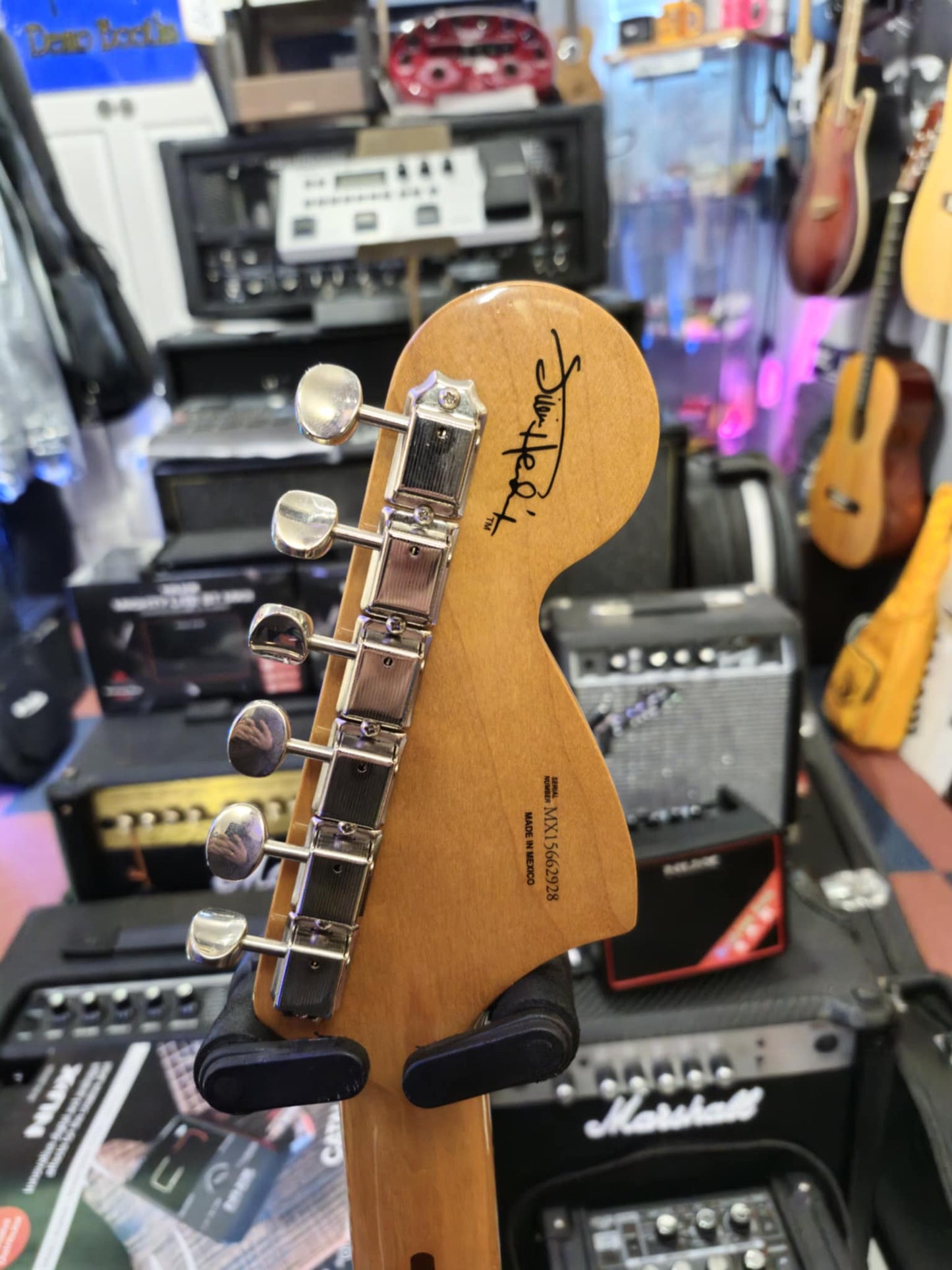 Jimi Hendrix Stratocaster Olympic White w/ Hardcase (Pre-owned)