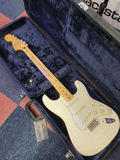 Jimi Hendrix Stratocaster Olympic White w/ Hardcase (Pre-owned)
