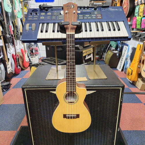 Lani LC-70 CEQ w/ Gig bag (Pre-owned)