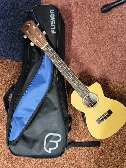 Lani LC-70 CEQ w/ Gig bag (Pre-owned)