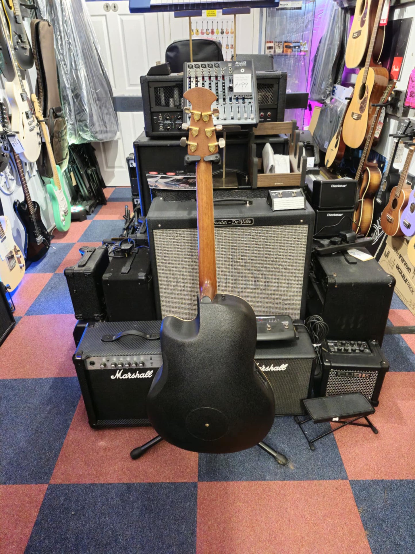 Ovation Celebrity Deluxe CC257 (Pre-owned)