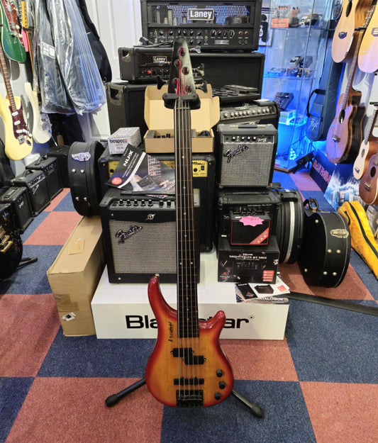 Westfield 5 String Fretless Bass (Pre-owned)
