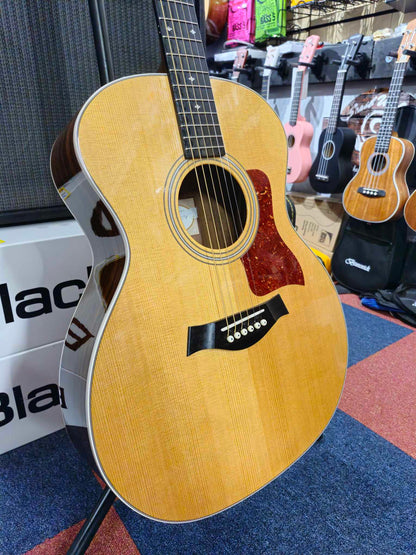 Taylor 214E DLX w/ Hard Case (Refurbished/Pre-owned)