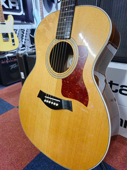 Taylor 214E DLX w/ Hard Case (Refurbished/Pre-owned)