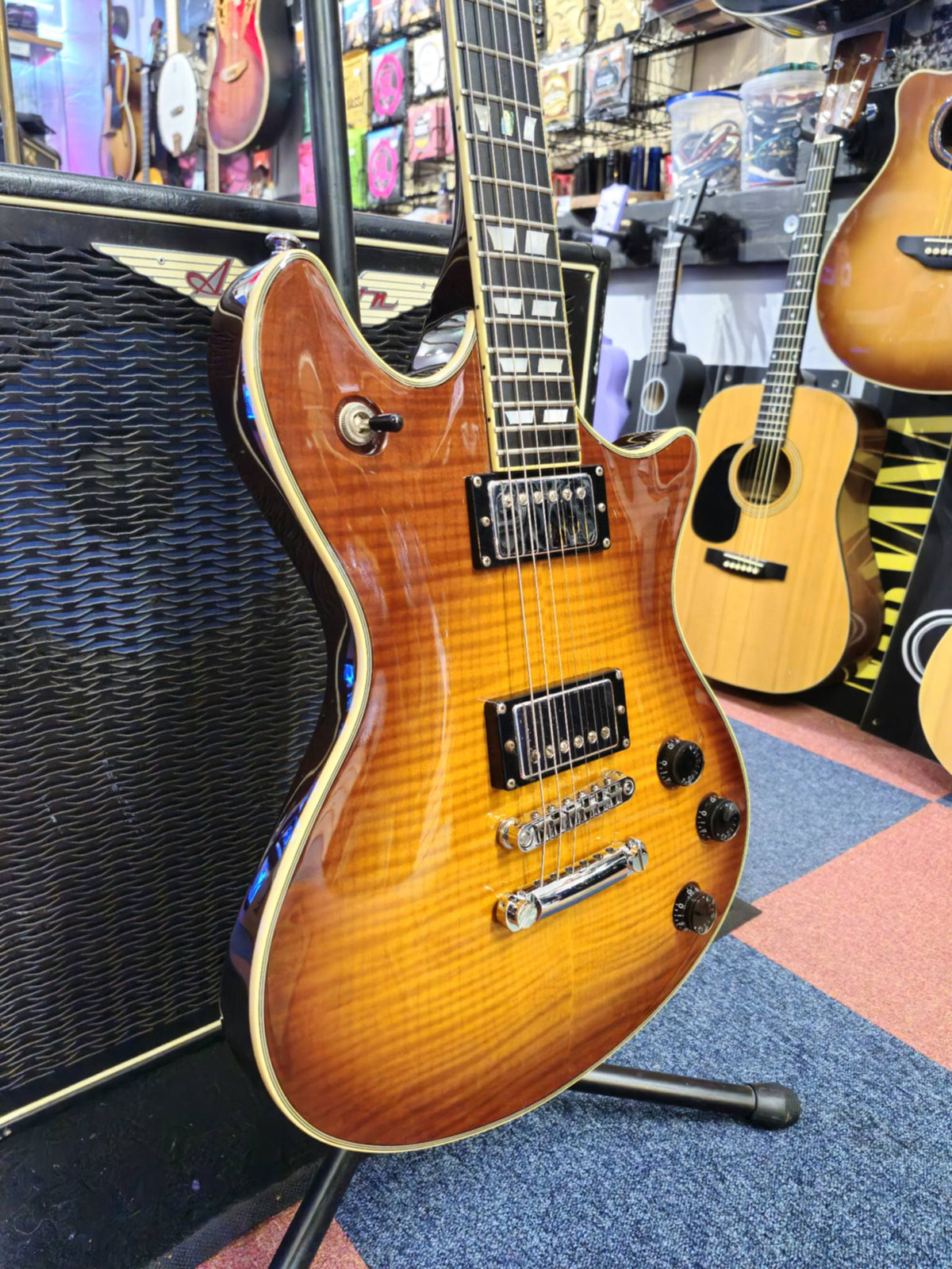 Schecter Tempest Custom 2010 w/Hard case (Pre-owned)