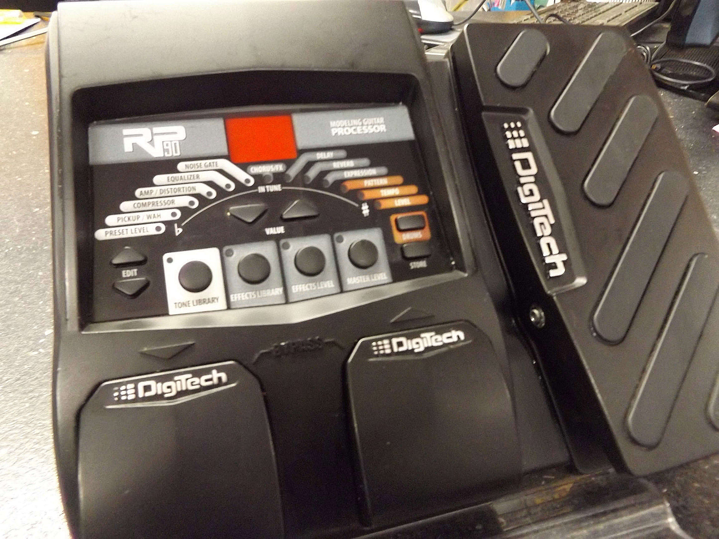 Digitech RP90 Multi Effects Pedal