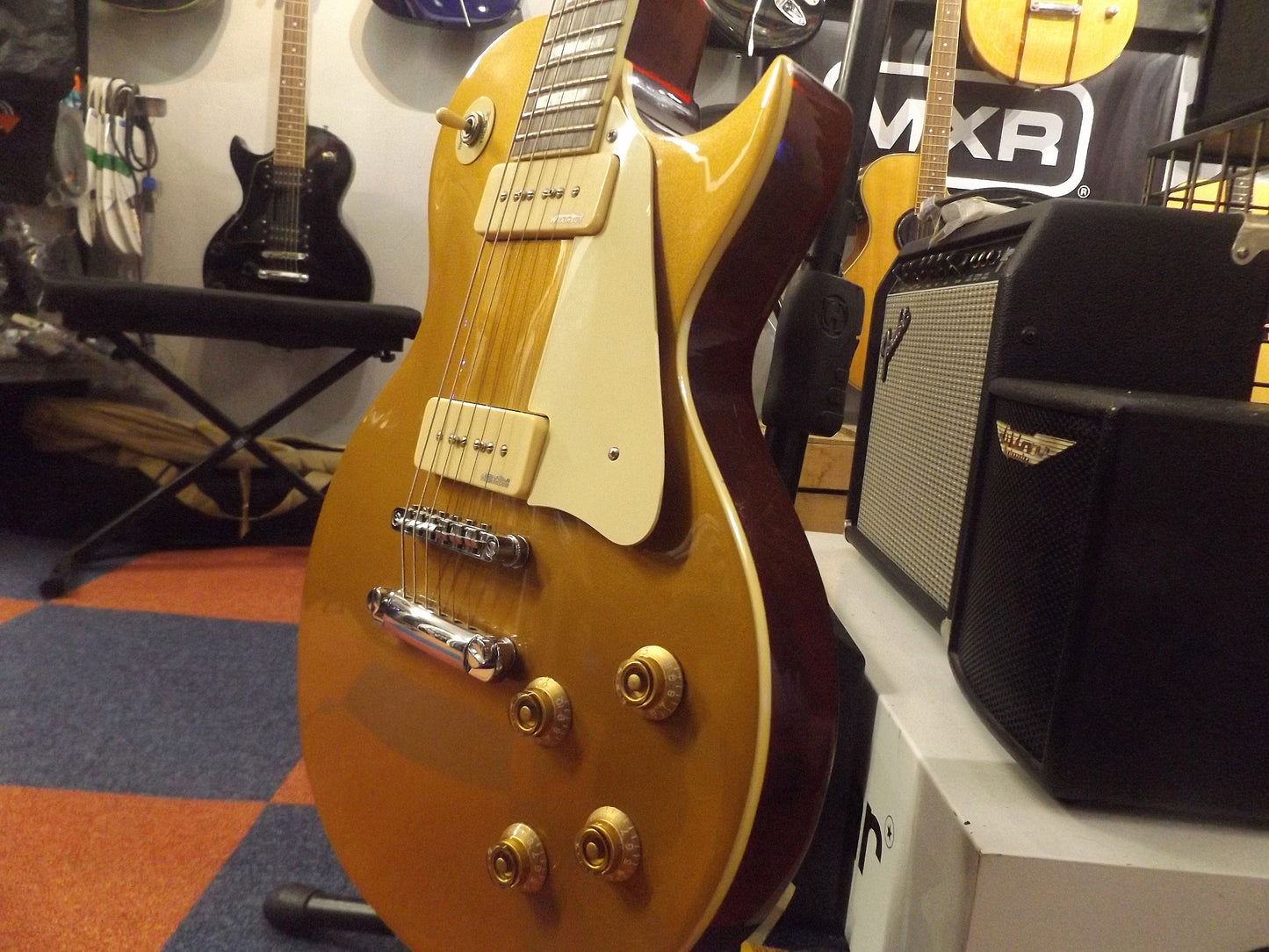 Vintage V100 Reissue Goldtop Electric Guitar